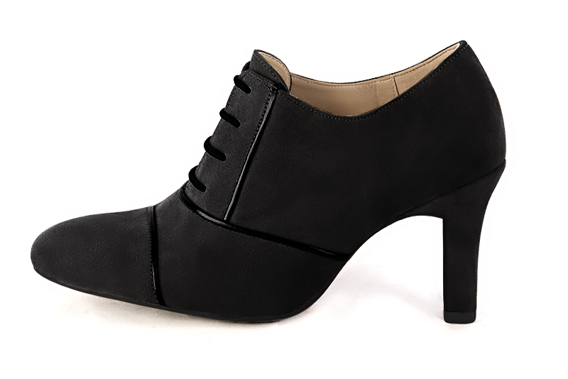 Matt black women's essential lace-up shoes. Round toe. High kitten heels - Florence KOOIJMAN